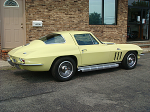 Corvette Stingray Years Production on 427 390hp Car Factory A C M 21 4 Speed Knockoff Wheels Side Exhaust